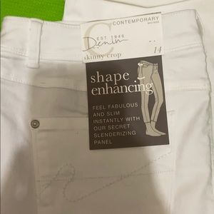 Shape Enhancing skinny crop jeans